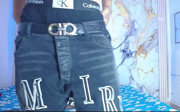 Khloe and max online show from 04.18.26