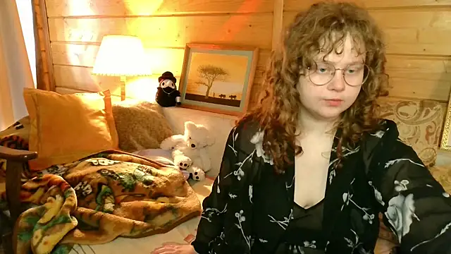 Snapshot of Sara_del_Sun chatting on 04.24.26 Sara del Sun online show from 04.24.26
