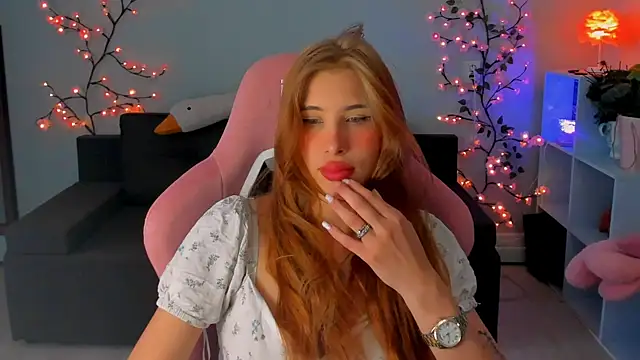 Snapshot of SonyaMalish chatting on 06.19.26 SonyaMalish online show from 06.19.26