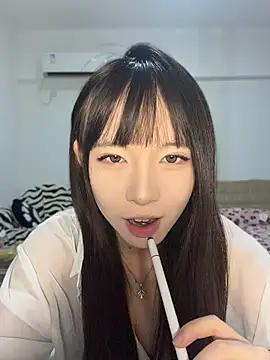 Snapshot of nide-baby chatting on 05.20.26 nide-baby online show from 05.20.26
