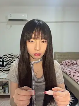Snapshot of nide-baby chatting on 05.22.26 nide-baby online show from 05.22.26