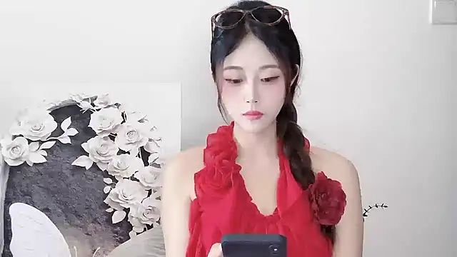 Snapshot of KiKi-011 chatting on 05.20.26 KiKi-011 online show from 05.20.26
