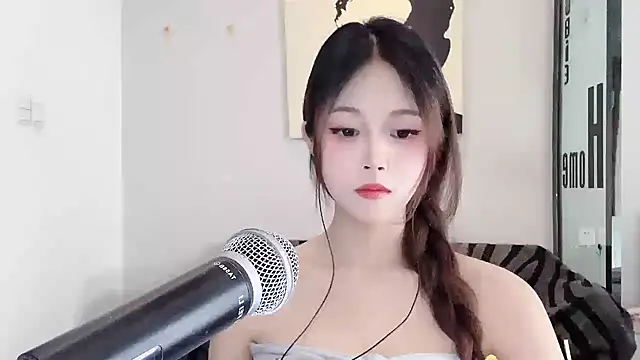 Snapshot of KiKi-011 chatting on 05.28.26 KiKi-011 online show from 05.28.26