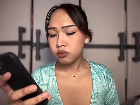 lady clea143 online show from 04.18.26