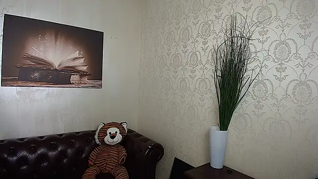 KyloEast online show from 07.12.26