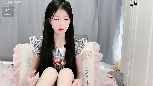 Snapshot of XiaoMei-iiiiii chatting on 04.28.26 XiaoMei-iiiiii online show from 04.28.26