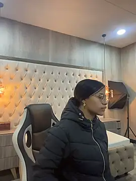 Snapshot of Susan_Voltaire chatting on 05.19.26 Susan Voltaire online show from 05.19.26