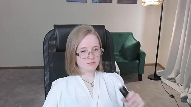 CaylaFahrni online show from 04.17.26