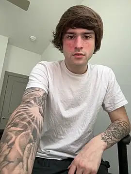 Snapshot of Motion chatting on 04.16.26 Motion online show from 04.16.26