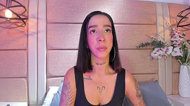 IsabellaPhil online show from 05.14.26