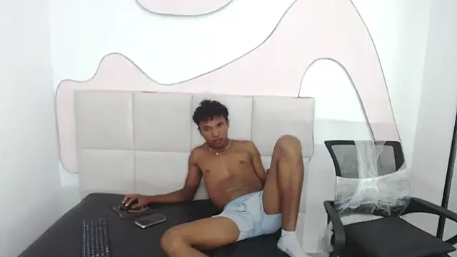 Chris Hott online show from 04.19.26