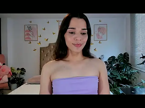 Snapshot of bella_grego chatting on 04.18.26 bella grego online show from 04.18.26