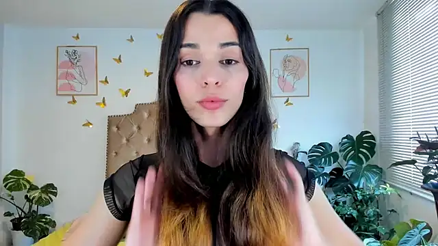 Snapshot of bella_grego chatting on 05.12.26 bella grego online show from 05.12.26