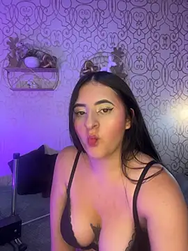 Snapshot of Maggiee_1 chatting on 06.10.26 Maggiee 1 online show from 06.10.26