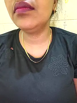 Snapshot of Newragini chatting on 05.11.26 Newragini online show from 05.11.26