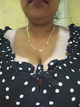 Snapshot of Newragini chatting on 05.20.26 Newragini online show from 05.20.26
