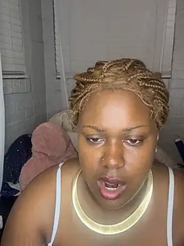 Snapshot of caramelick chatting on 04.24.26 caramelick online show from 04.24.26