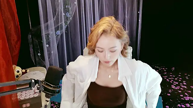 Snapshot of Unique_Mia chatting on 05.03.26 Unique Mia online show from 05.03.26