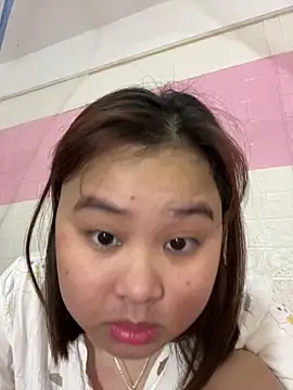 Snapshot of NhungNhun789 chatting on 04.18.26 NhungNhun789 online show from 04.18.26