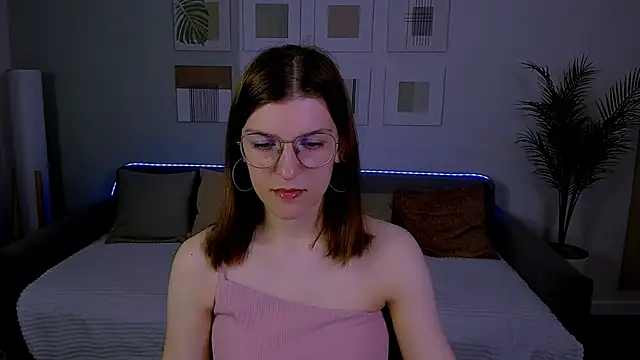 Snapshot of AnnaThorne chatting on 05.07.26 AnnaThorne online show from 05.07.26