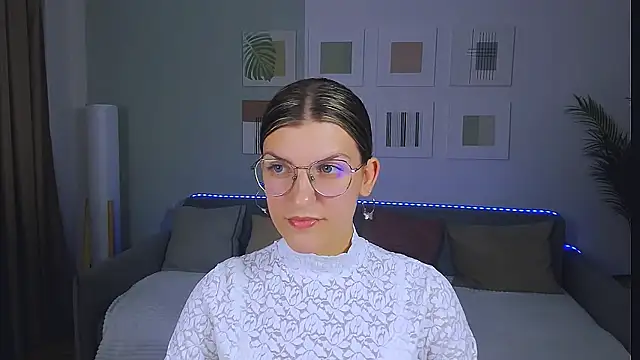 Snapshot of AnnaThorne chatting on 05.29.26 AnnaThorne online show from 05.29.26