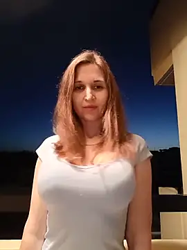 Snapshot of irresistibelle chatting on 05.19.26 irresistibelle online show from 05.19.26