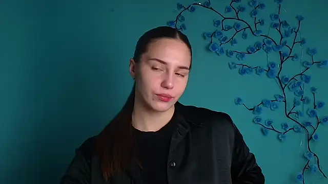 Snapshot of Kyara_ra chatting on 04.28.26 Kyara ra online show from 04.28.26