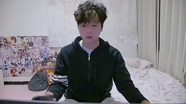 Cream-001 online show from 04.18.26