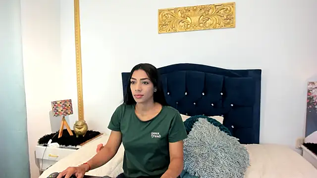 Snapshot of AmberKayleigh chatting on 04.21.26 AmberKayleigh online show from 04.21.26