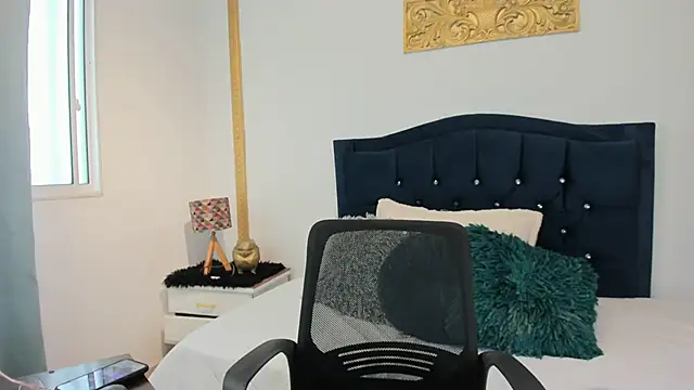 Snapshot of AmberKayleigh chatting on 04.29.26 AmberKayleigh online show from 04.29.26