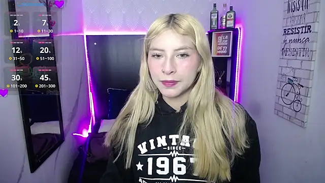 Snapshot of nancy_blonde chatting on 07.17.26 nancy blonde online show from 07.17.26