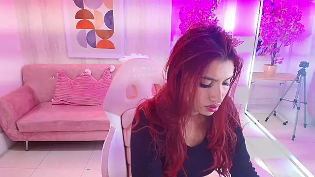 Snapshot of Sofi_monroeee chatting on 05.05.26 Sofi monroeee online show from 05.05.26