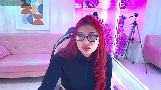 Snapshot of Sofi_monroeee chatting on 05.29.26 Sofi monroeee online show from 05.29.26
