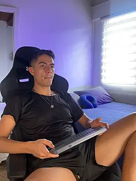 Simoonn8 online show from 04.29.26