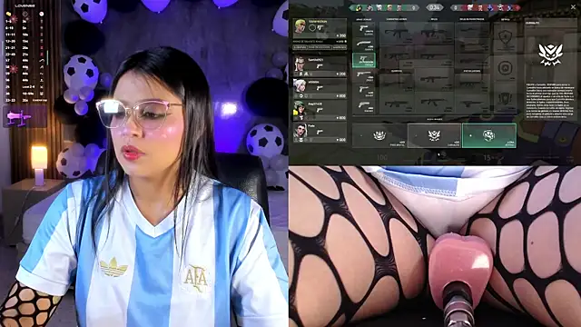 Snapshot of LuciaReid chatting on 06.25.26 LuciaReid online show from 06.25.26