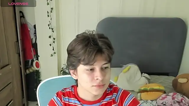Snapshot of Felixzyn chatting on 06.13.26 Felixzyn online show from 06.13.26