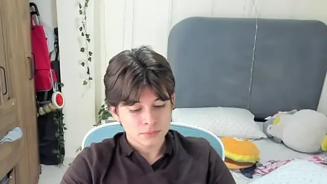 Snapshot of Felixzyn chatting on 06.22.26 Felixzyn online show from 06.22.26