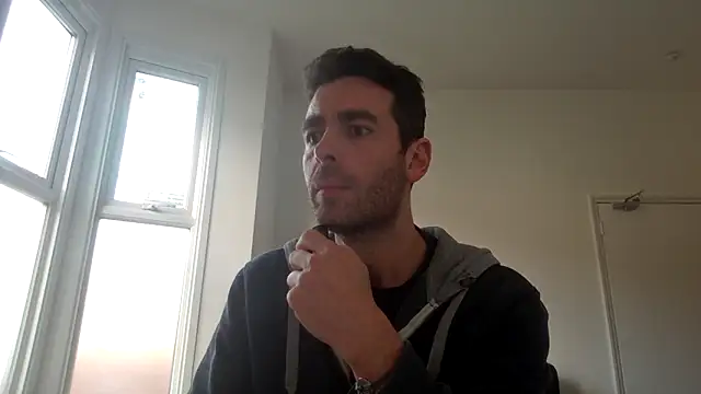 Snapshot of frenchbdmaninlondon chatting on 04.28.26 frenchbdmaninlondon online show from 04.28.26