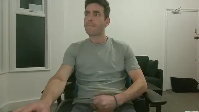 Snapshot of frenchbdmaninlondon chatting on 04.29.26 frenchbdmaninlondon online show from 04.29.26