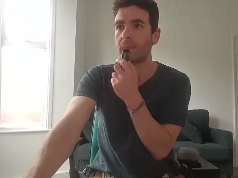 Snapshot of frenchbdmaninlondon chatting on 05.17.26 frenchbdmaninlondon online show from 05.17.26