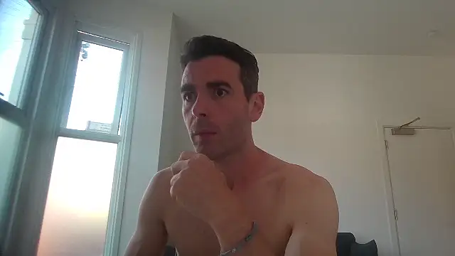 Snapshot of frenchbdmaninlondon chatting on 07.05.26 frenchbdmaninlondon online show from 07.05.26