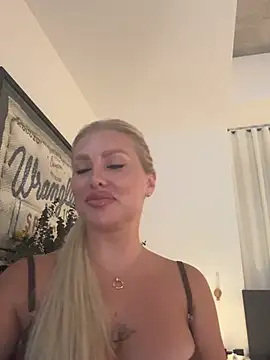 Karen Luxe online show from 04.28.26