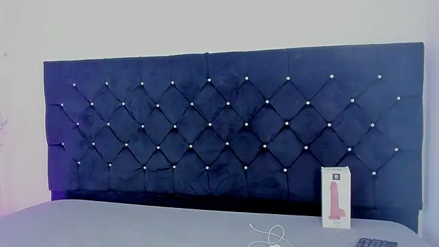 Snapshot of mariana_flower chatting on 05.21.26 mariana flower online show from 05.21.26