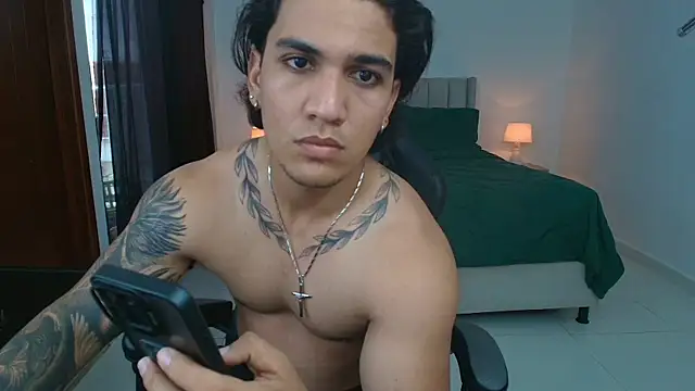 Snapshot of Mrbig_maximo chatting on 06.04.26 Mrbig maximo online show from 06.04.26