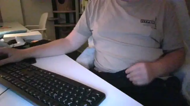 Snapshot of richard9718 chatting on 05.09.26 richard9718 online show from 05.09.26