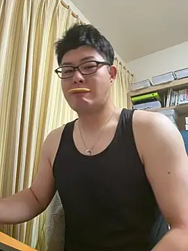 Snapshot of shun_201 chatting on 06.20.26 shun 201 online show from 06.20.26