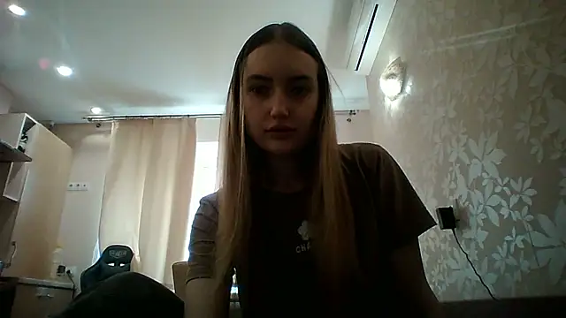 Snapshot of Lisanta chatting on 04.24.26 Lisanta online show from 04.24.26