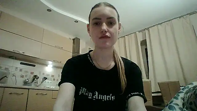 Snapshot of Lisanta chatting on 05.02.26 Lisanta online show from 05.02.26
