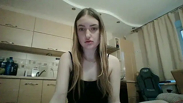 Snapshot of Lisanta chatting on 05.05.26 Lisanta online show from 05.05.26