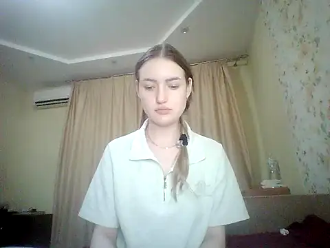 Snapshot of Lisanta chatting on 07.28.26 Lisanta online show from 07.28.26